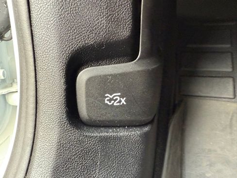 New 2025 Lincoln Corsair Reserve w/ Towing Package image 10