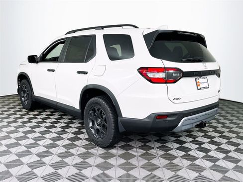 New 2025 Honda Pilot TrailSport image 4