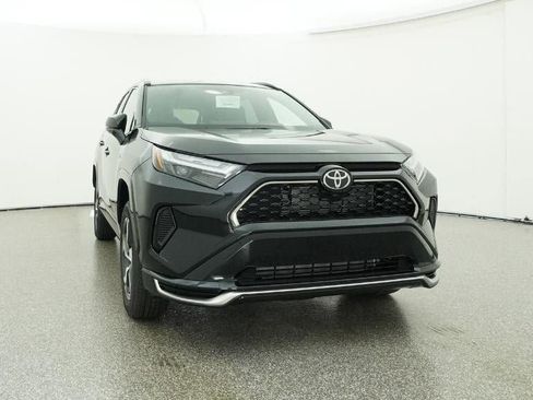 New 2025 Toyota RAV4 SE image 30