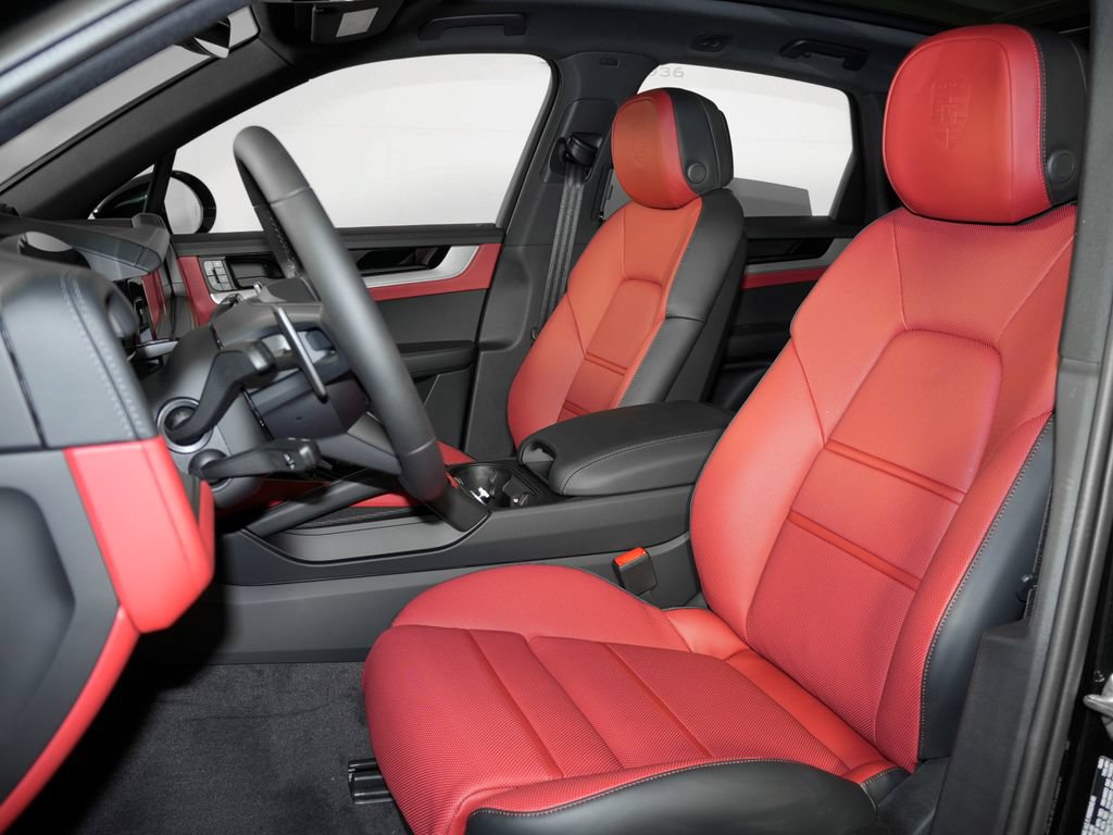Certified 2026 Porsche Cayenne S AWD/4WD image 5