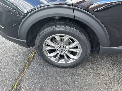 Used 2023 Ford Explorer XLT w/ Equipment Group 202A image 13