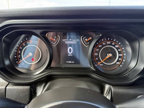 Used 2025 Jeep Gladiator Sport AWD/4WD image 27