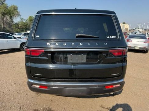Used 2022 Jeep Wagoneer Series III AWD/4WD image 4