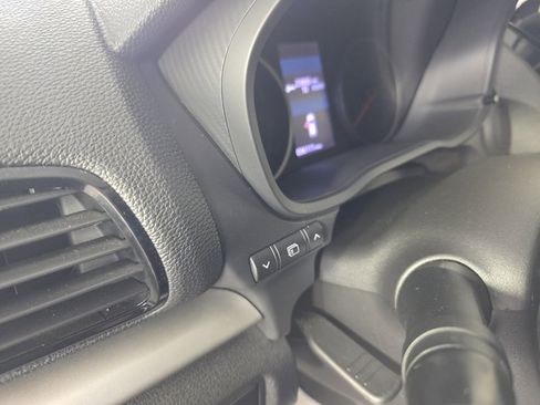 Used 2022 Mitsubishi Eclipse Cross ES image 15