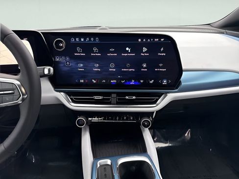 New 2026 Chevrolet Equinox EV LT image 14