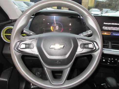 Used 2024 Chevrolet Trax LT image 13
