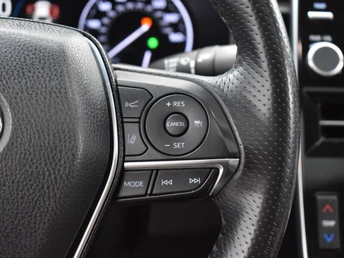 Used 2019 Toyota Avalon XSE image 15