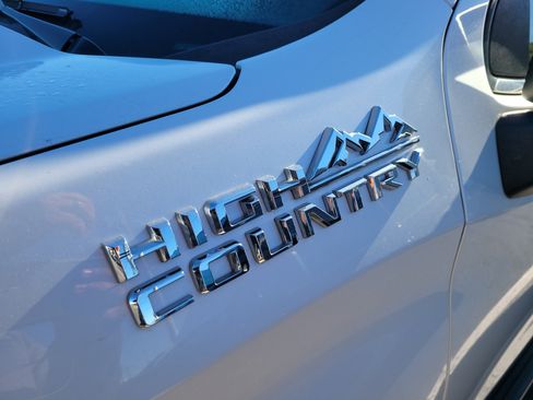 Used 2019 Chevrolet Silverado 1500 High Country image 9