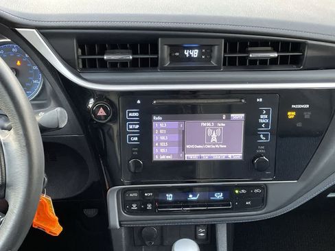 Used 2017 Toyota Corolla SE image 13