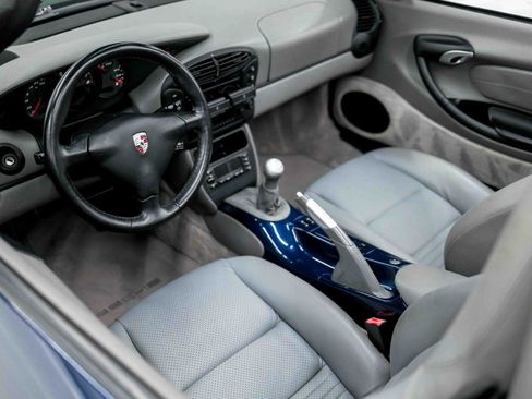 Used 2001 Porsche Boxster RWD image 2