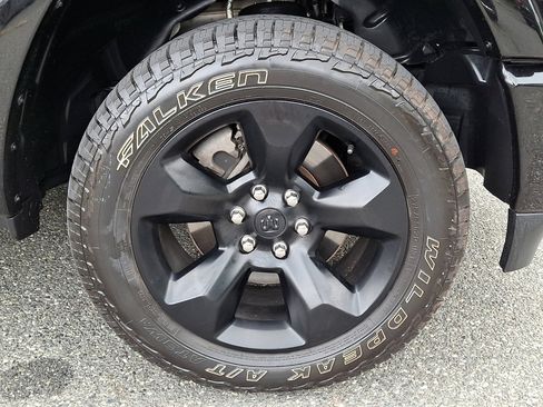 Used 2021 RAM 1500 Laramie AWD/4WD image 9