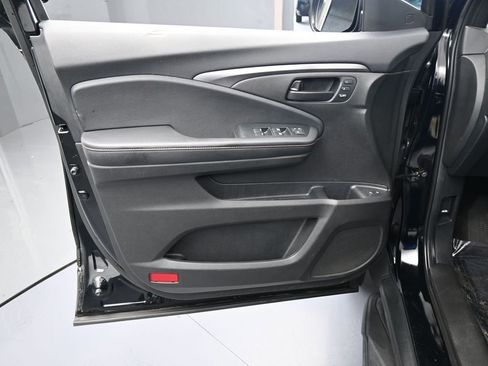 Used 2023 Honda Passport TrailSport image 13