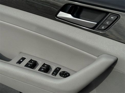 Used 2019 Hyundai Sonata Limited image 26
