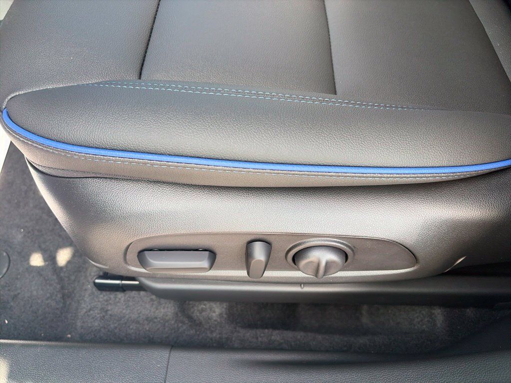 New 2026 Buick Envista Sport Touring w/ Convenience I Package FWD image 18