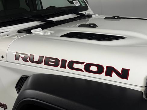 Certified 2025 Jeep Wrangler Unlimited Rubicon w/ Convenience Group AWD/4WD image 10
