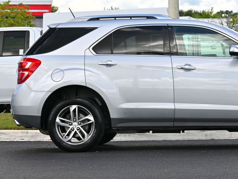 Used 2017 Chevrolet Equinox Premier w/ Enhanced Convenience Package image 5
