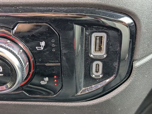 Used 2025 GMC Sierra 1500 SLT image 22