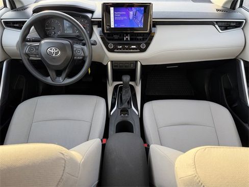Used 2024 Toyota Corolla Cross L image 20
