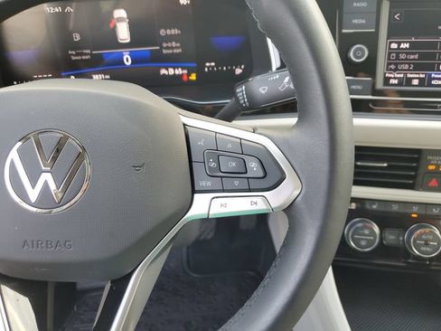 Certified 2024 Volkswagen Jetta SE FWD image 33