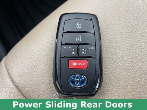 Used 2023 Toyota Sienna XLE image 53