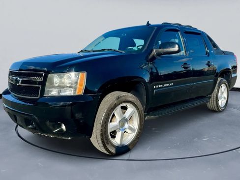 Used 2008 Chevrolet Avalanche LT image 2
