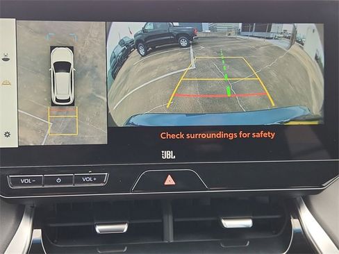 Used 2024 Toyota Venza Limited image 14