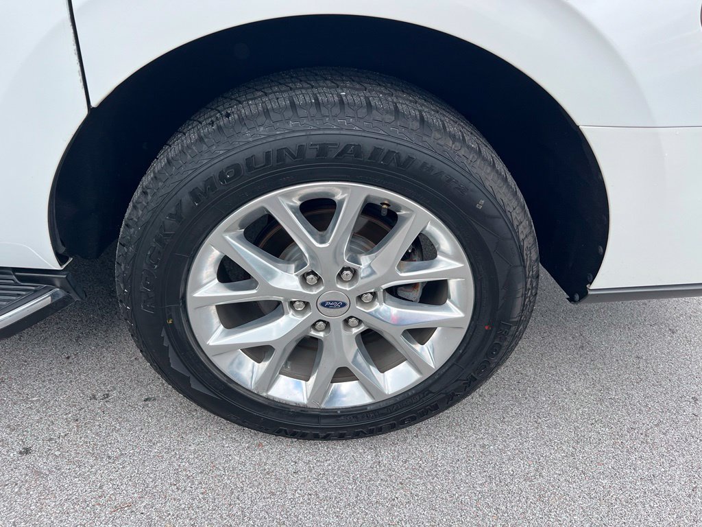 Used 2020 Ford Expedition Max XLT w/ Equipment Group 202A AWD/4WD image 13