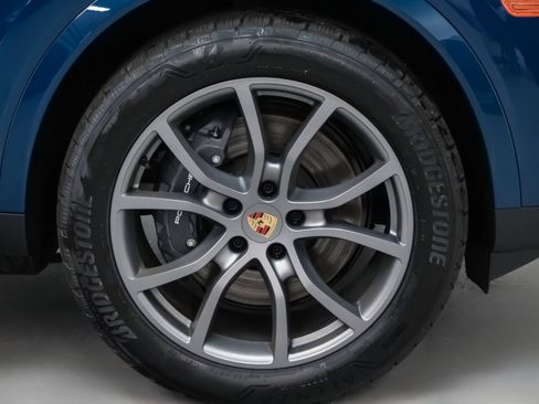 Used 2024 Porsche Cayenne image 15