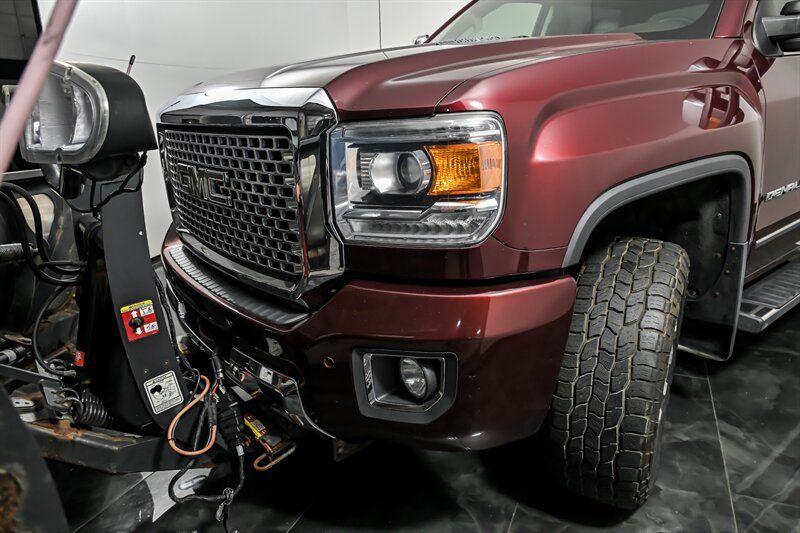 Used 2016 GMC Sierra 2500 Denali w/ Duramax Plus Package AWD/4WD image 5