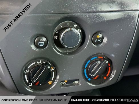 Used 2017 Nissan Versa S Plus FWD image 11