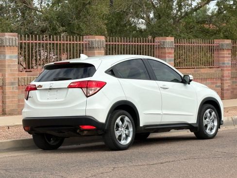 Used 2017 Honda HR-V EX image 10