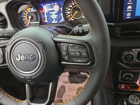 Used 2024 Jeep Wrangler Unlimited Sport AWD/4WD image 18