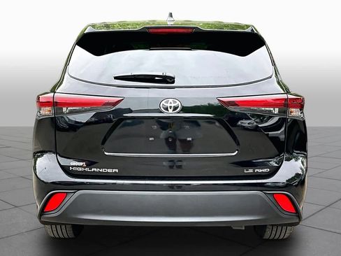 Used 2025 Toyota Highlander LE AWD/4WD image 5
