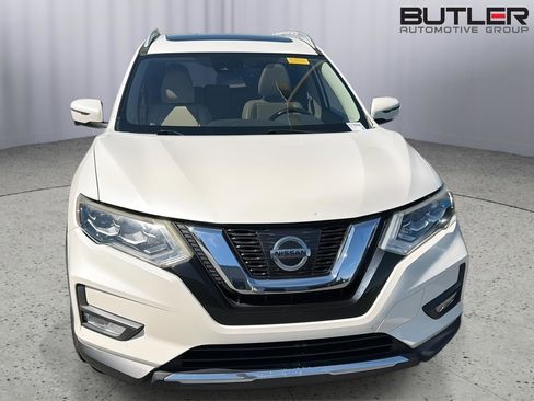 Used 2017 Nissan Rogue SL w/ SL Premium Package FWD image 4