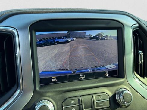 Used 2021 GMC Sierra 1500 SLT image 17