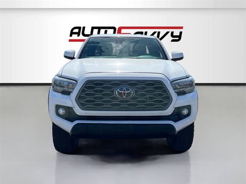 Used 2023 Toyota Tacoma TRD Off-Road image 2