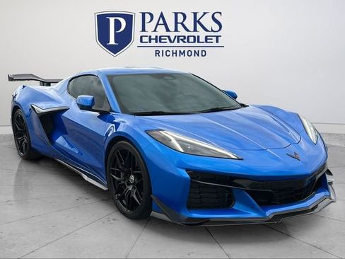 Used 2024 Chevrolet Corvette Z06 w/ Z07 Performance Package RWD image 1