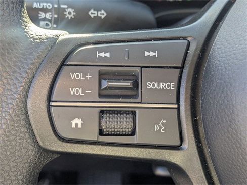 Used 2025 Honda HR-V LX image 17