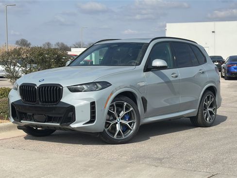 New 2026 BMW X5 xDrive50e w/ M Sport Package image 2