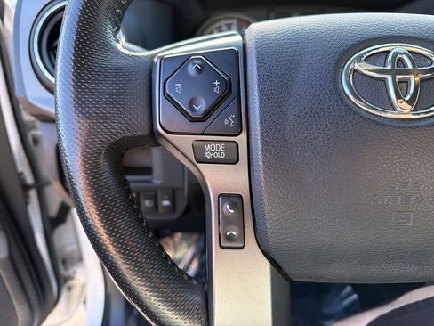 Used 2018 Toyota Tacoma TRD Sport w/ Technology Package image 21