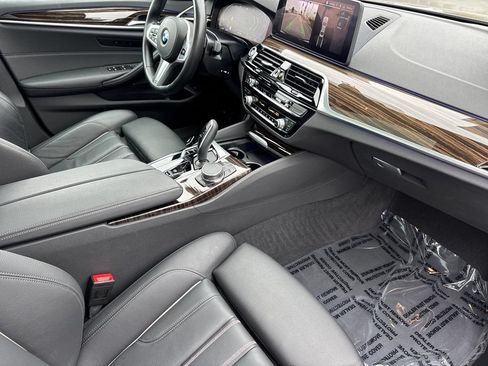 Used 2023 BMW 540i w/ M Sport Package RWD image 15