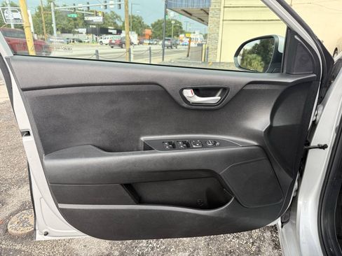 Used 2018 Kia Rio S FWD image 11