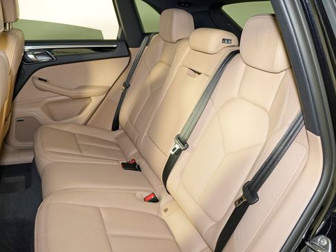 New 2026 Porsche Macan image 32