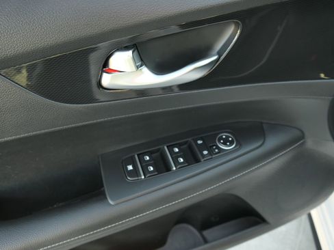 Used 2023 Kia Forte GT-Line image 14