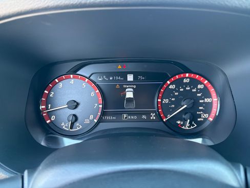 Used 2024 Nissan Frontier PRO-4X w/ Technology Package AWD/4WD image 10