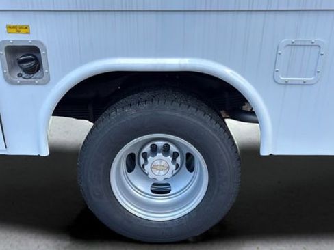 New 2025 Chevrolet Express 3500 w/ Power Convenience Package image 22