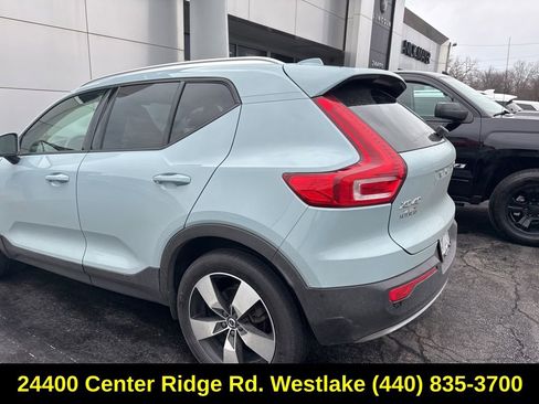 Used 2019 Volvo XC40 T5 Momentum image 5