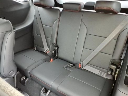 New 2026 Chevrolet Traverse Z71 w/ Driver Confidence Package image 10