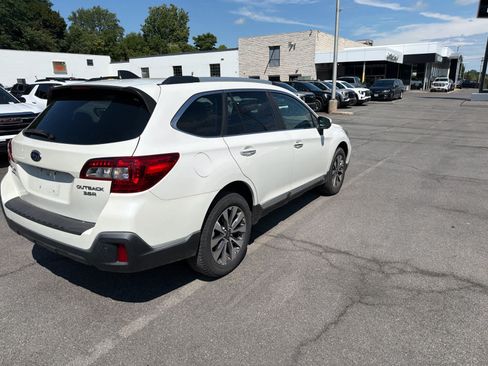 Used 2019 Subaru Outback 3.6R Touring AWD/4WD image 29