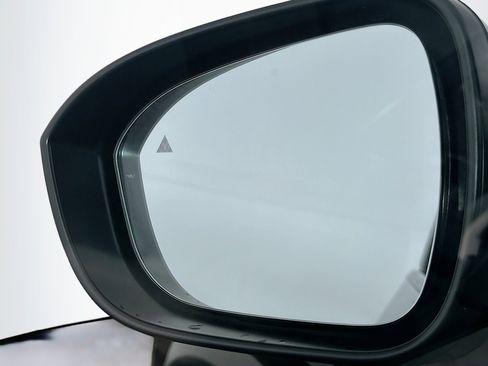 Used 2025 Nissan Rogue SV FWD image 16